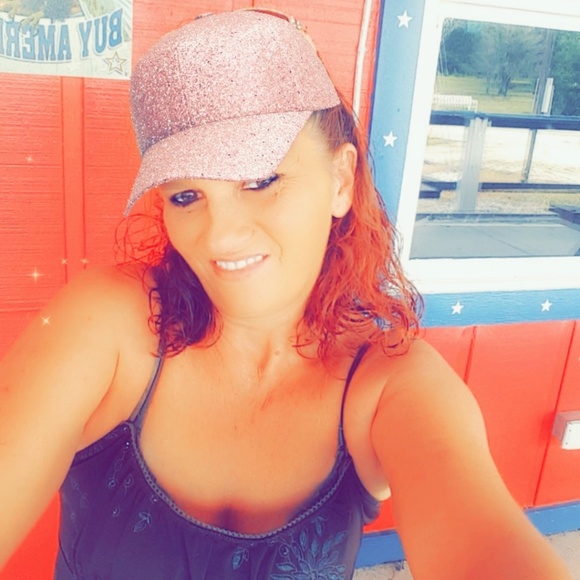 Meet your Posher, Crystal - Picture 4 of 6